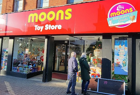 Link to the Moons Toy Store website